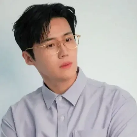 Latest photo of Kim Seonho
