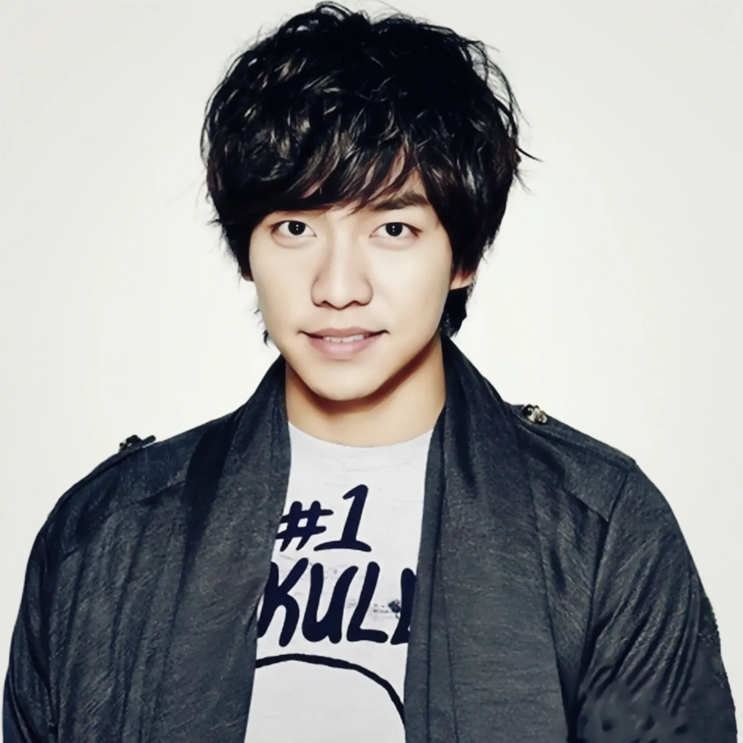 Foto terbaru dari Lee Seunggi