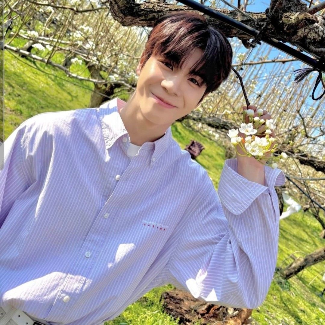 Foto terbaru dari Jeong Dongwon