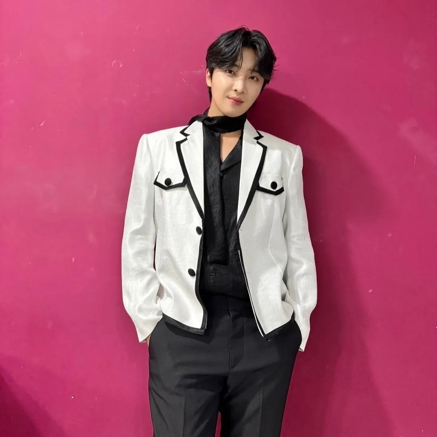 Behind-the-scenes cut of Hwang Yunsung