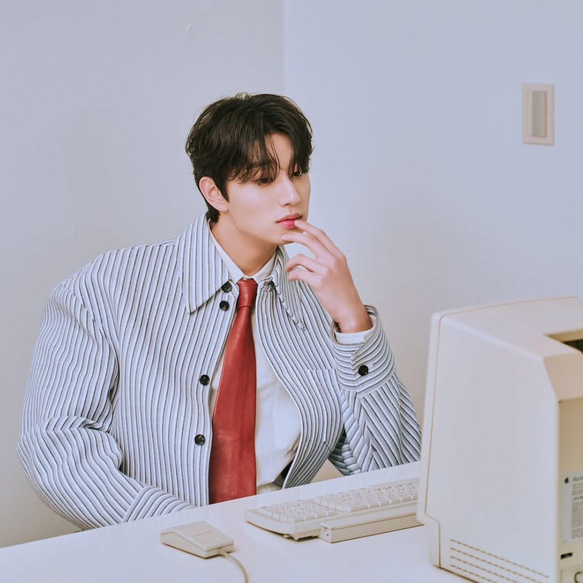 A moment captured by a fan of Kim Jaewon
