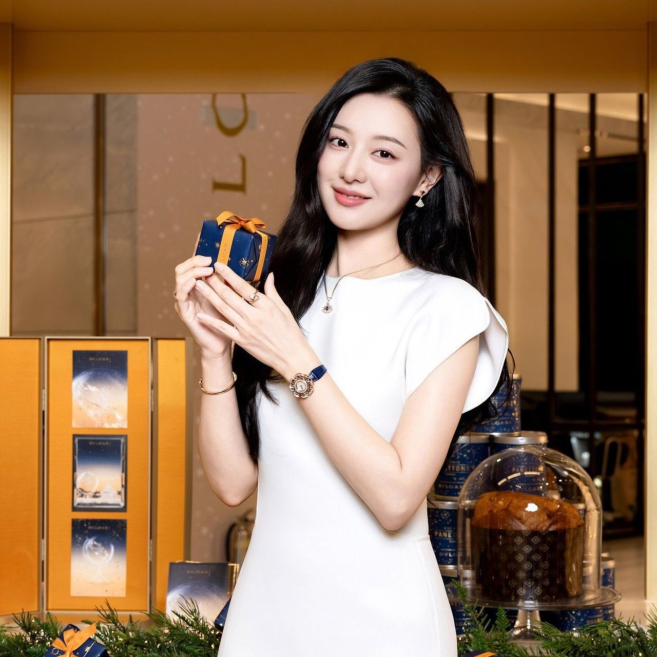 Behind-the-scenes cut of Kim Jiwon