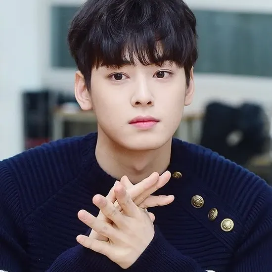 A moment captured by a fan of Cha Eunwoo