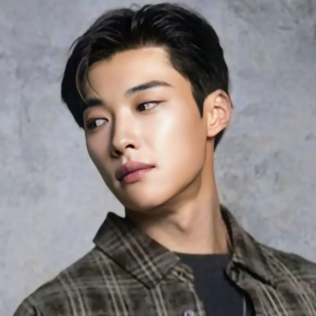 A moment captured by a fan of Woo Dohwan