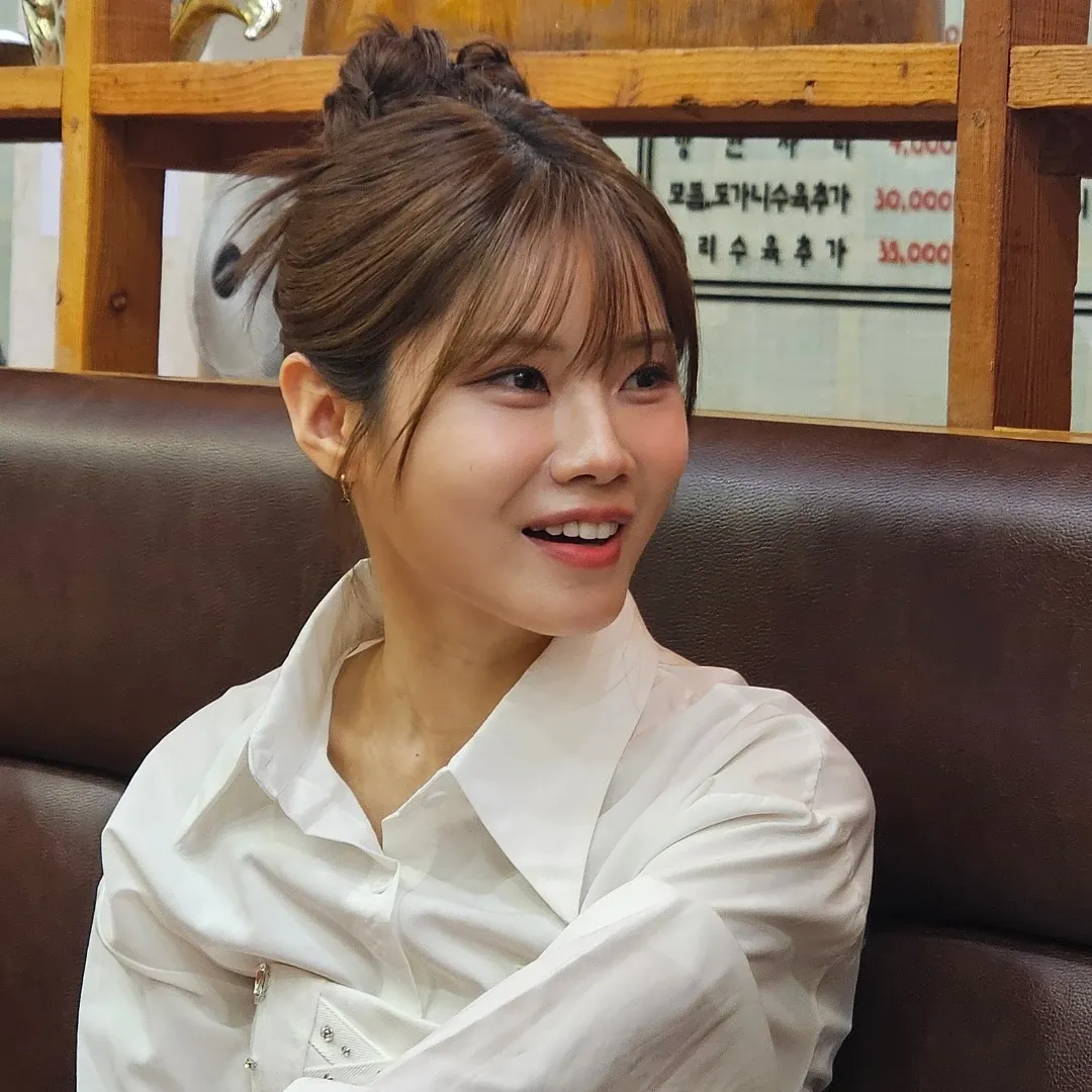 Behind-the-scenes cut of Bae Ahyeon