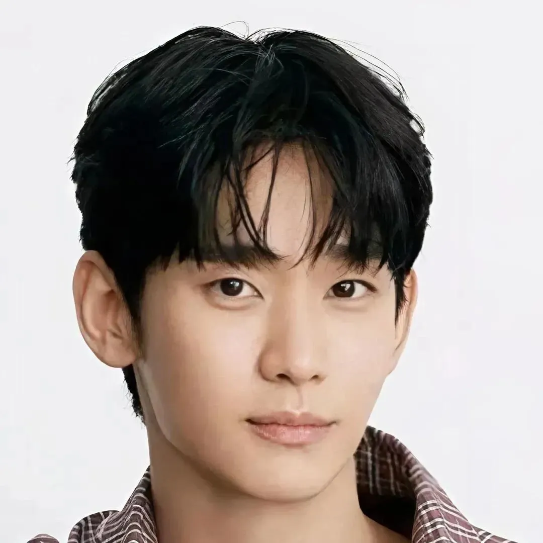 Recent activity shot of Kim Soohyun