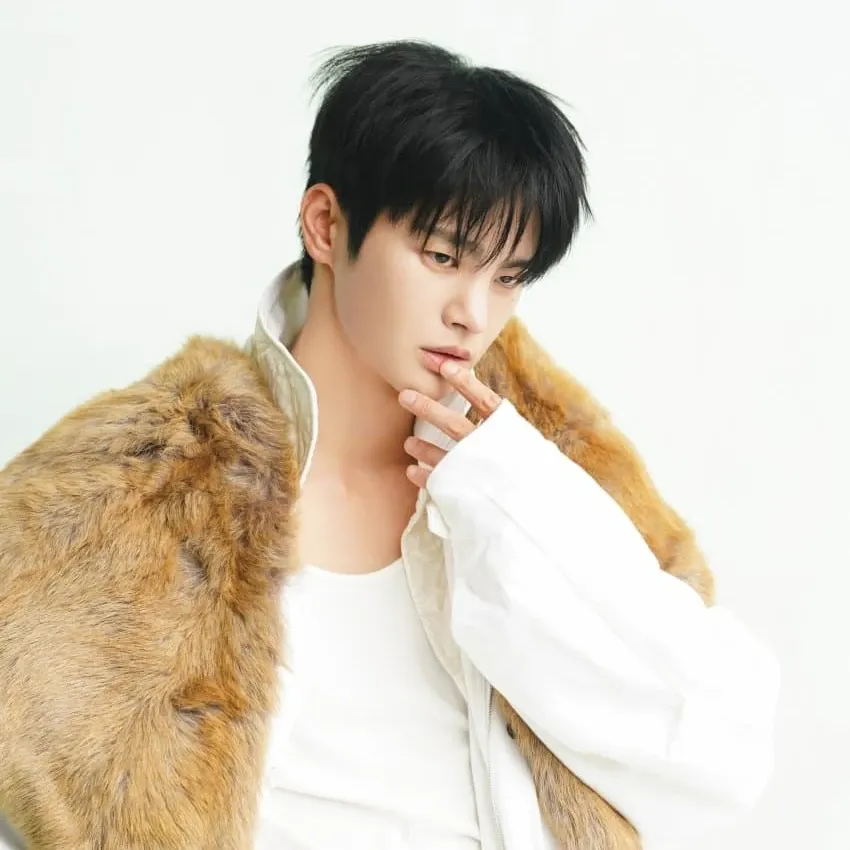Momen yang diabadikan oleh penggemar Seo Inguk