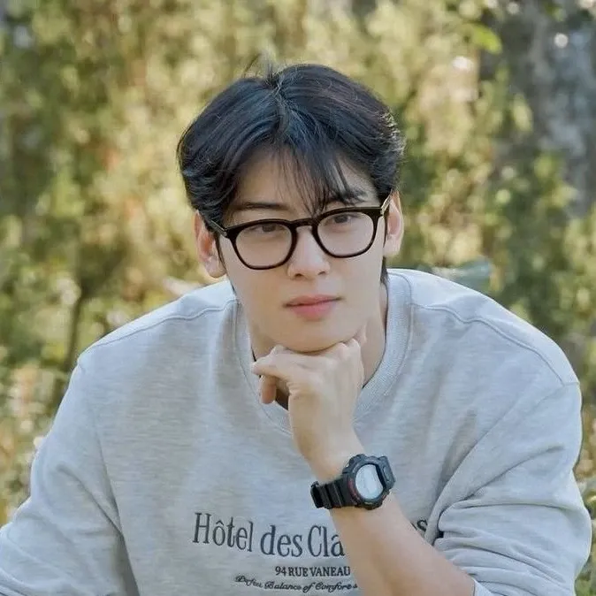 A moment captured by a fan of Cha Eunwoo