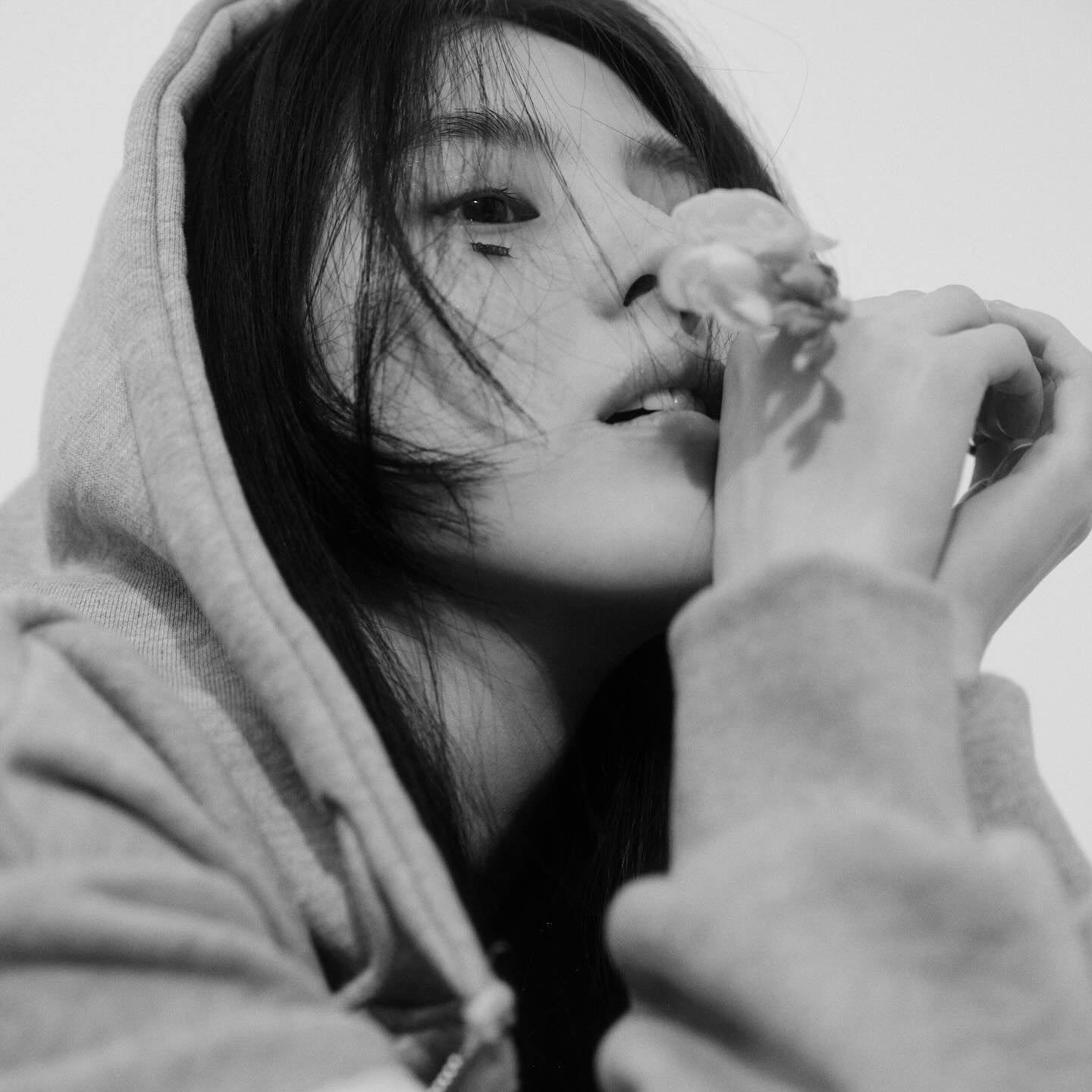 Behind-the-scenes cut of Han Sohee