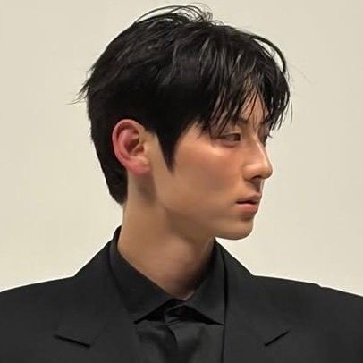 Behind-the-scenes cut of Hwang Minhyun