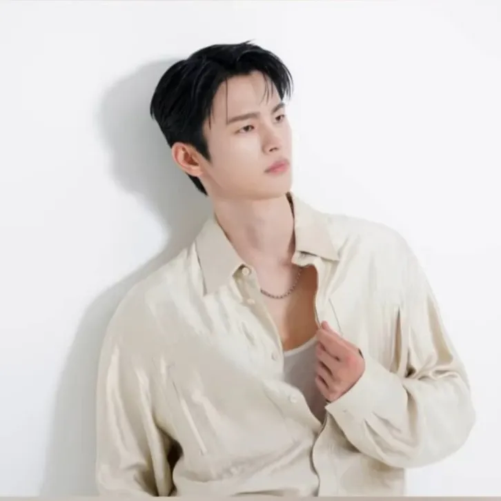 Recent activity shot of Seo Inguk