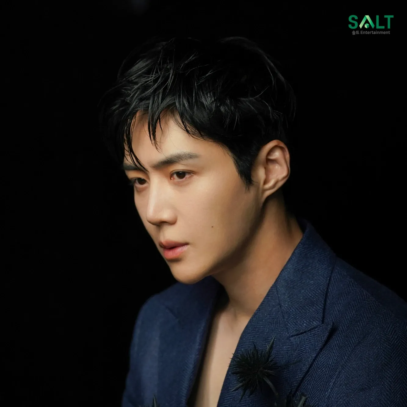 Behind-the-scenes cut of Kim Seonho