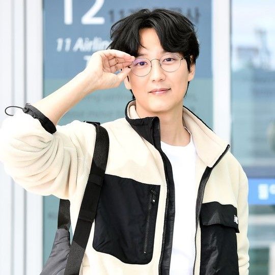 Behind-the-scenes cut of Kim Namgil