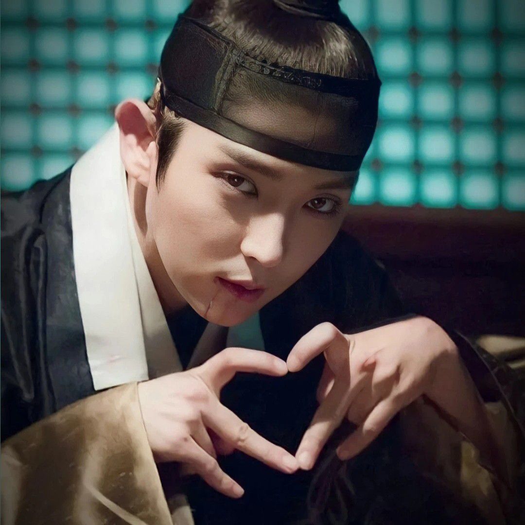 Recent activity shot of Lee Joongi