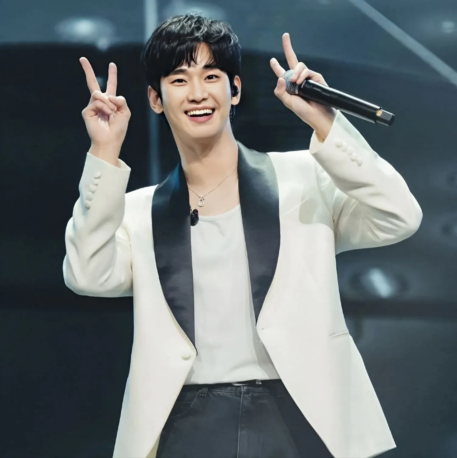 A moment captured by a fan of Kim Soohyun