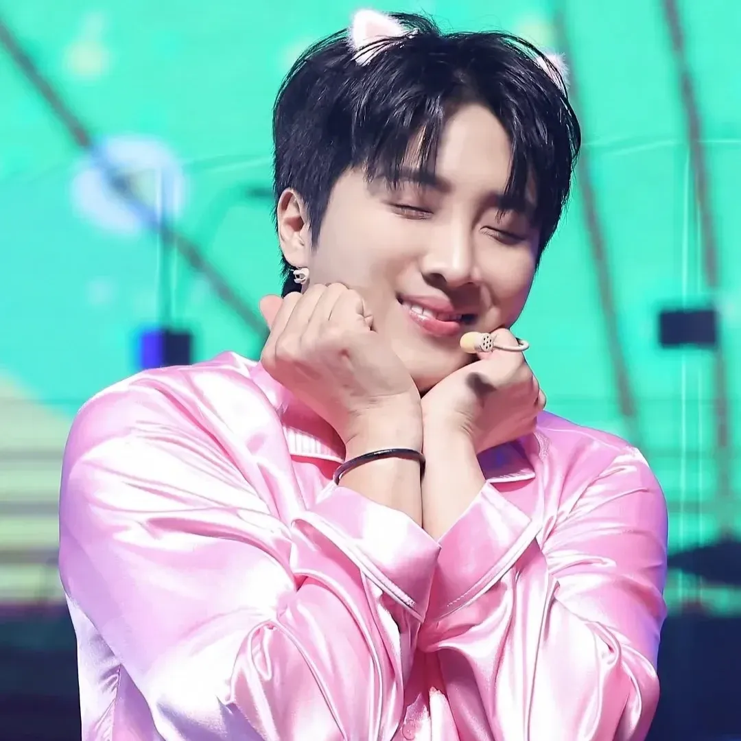 Behind-the-scenes cut of Hwang Yunsung