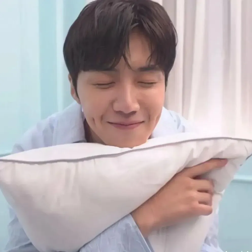 Behind-the-scenes cut of Kim Seonho
