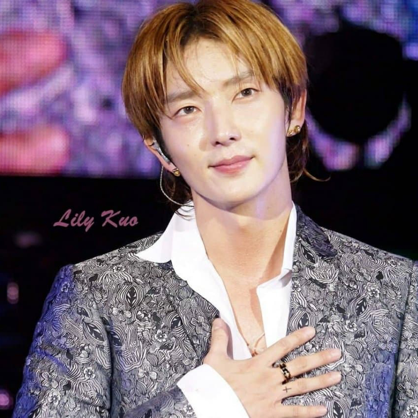 A moment captured by a fan of Lee Joongi