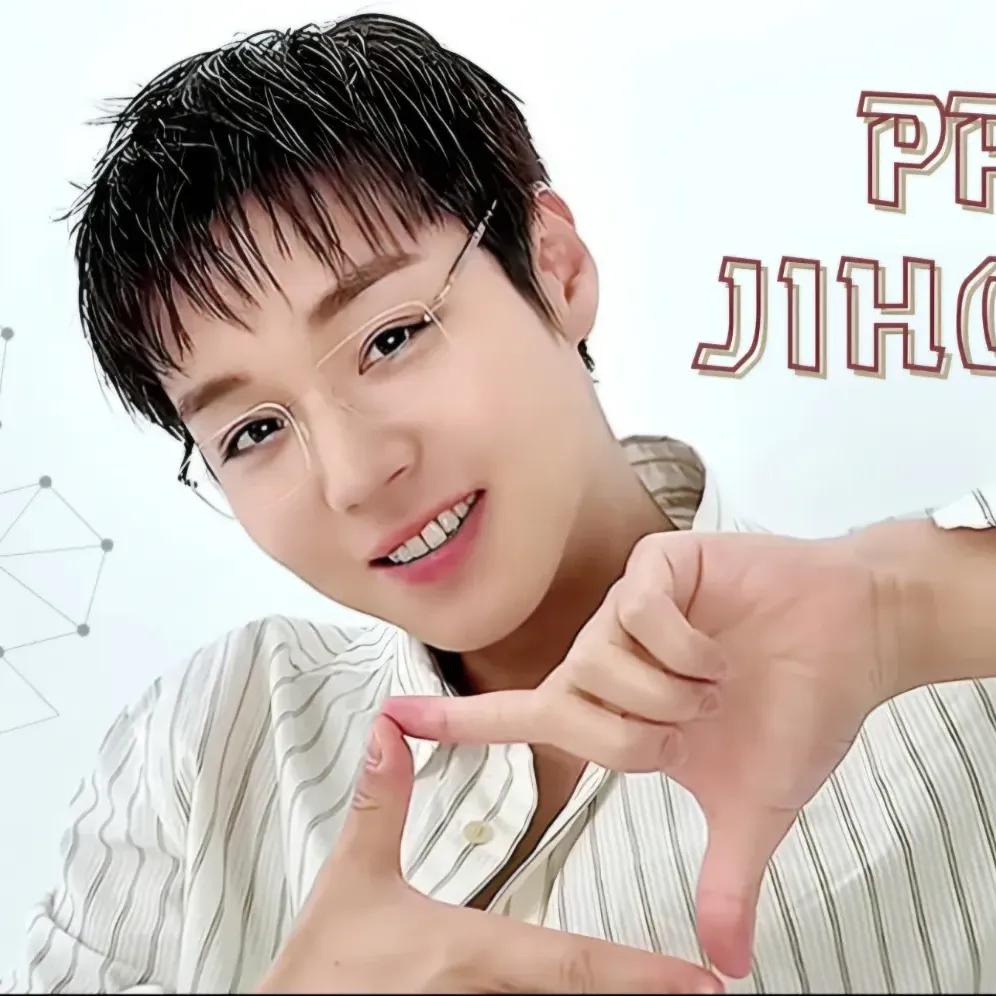 Momen yang diabadikan oleh penggemar Park Jihoon