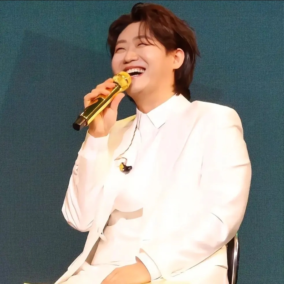 Behind-the-scenes cut of Min Soohyun