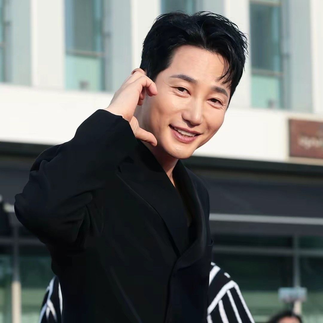 Recent activity shot of Park Sihoo