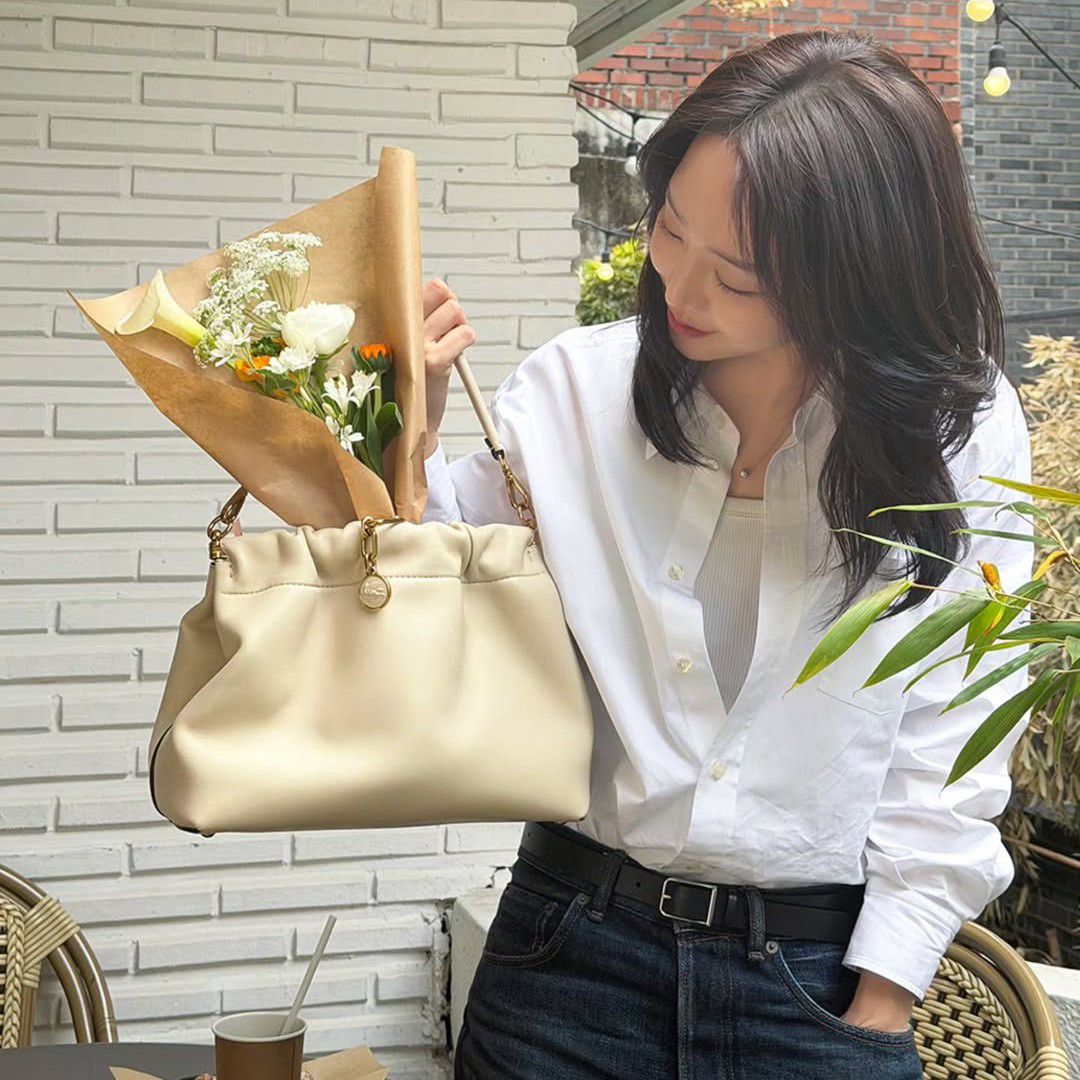 A moment captured by a fan of Shin Haesun