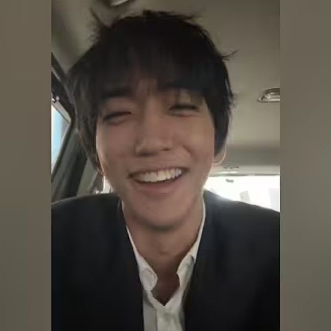 粉絲拍下的李承允瞬間