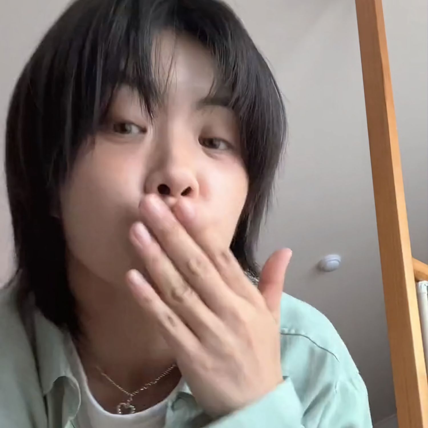 Behind-the-scenes cut of Aiki