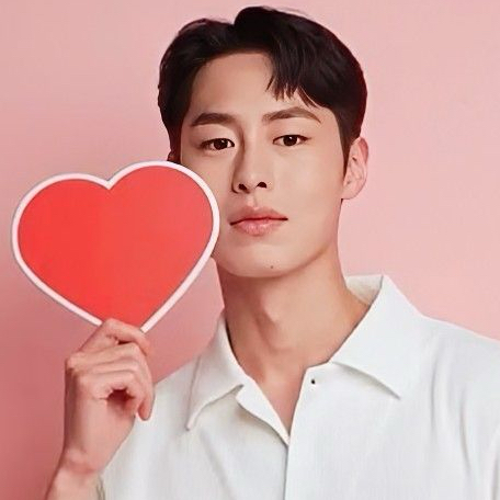 Recent activity shot of Lee Jaewook