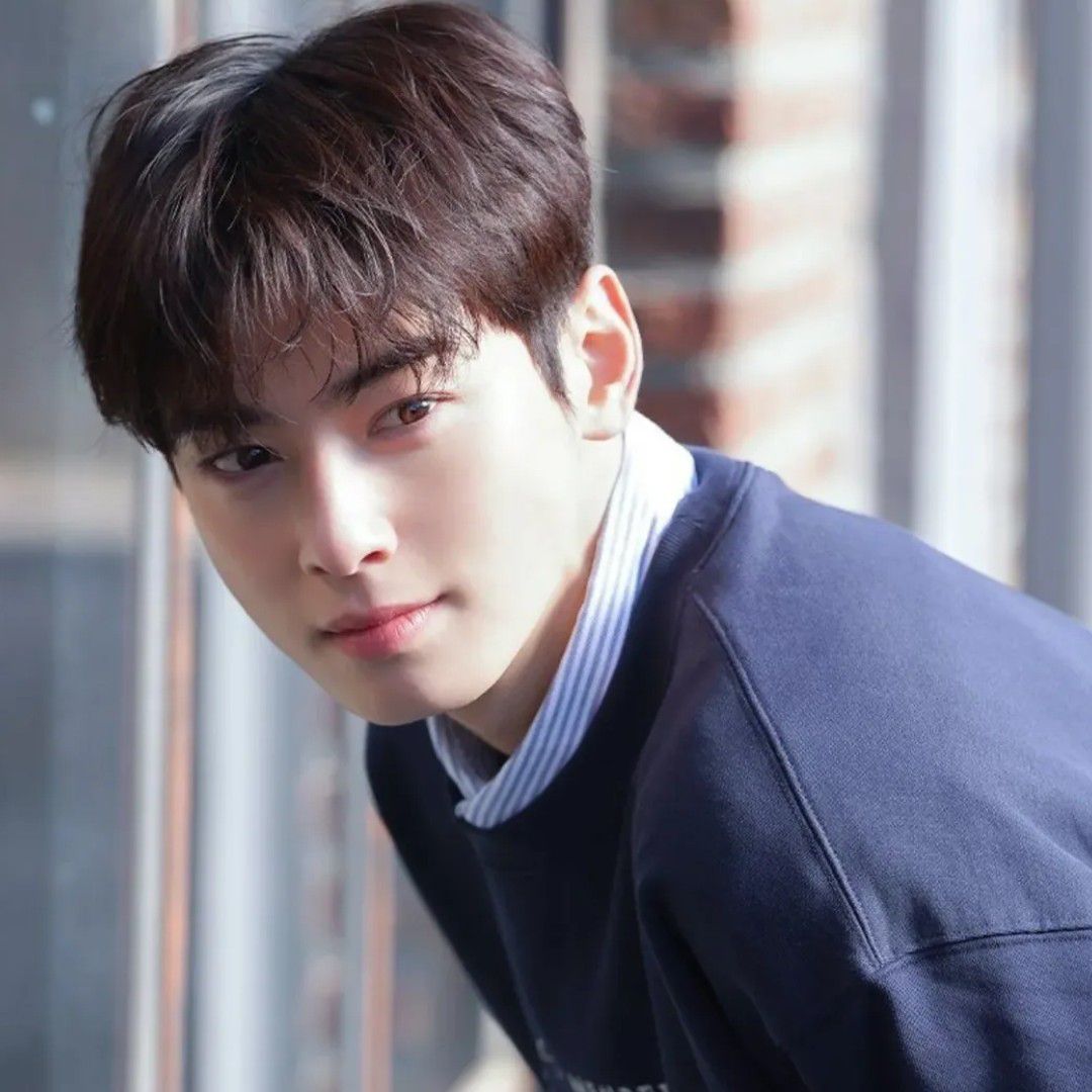 Latest photo of Cha Eunwoo