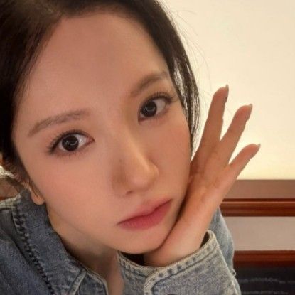 A moment captured by a fan of Bona