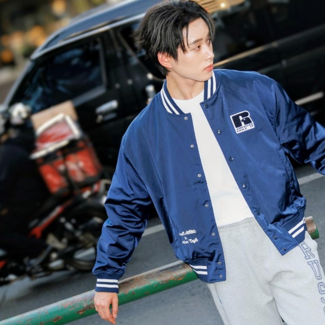 A moment captured by a fan of Est Supha Sangaworawong