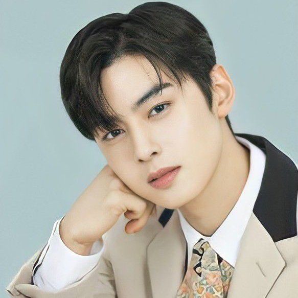 Latest photo of Cha Eunwoo