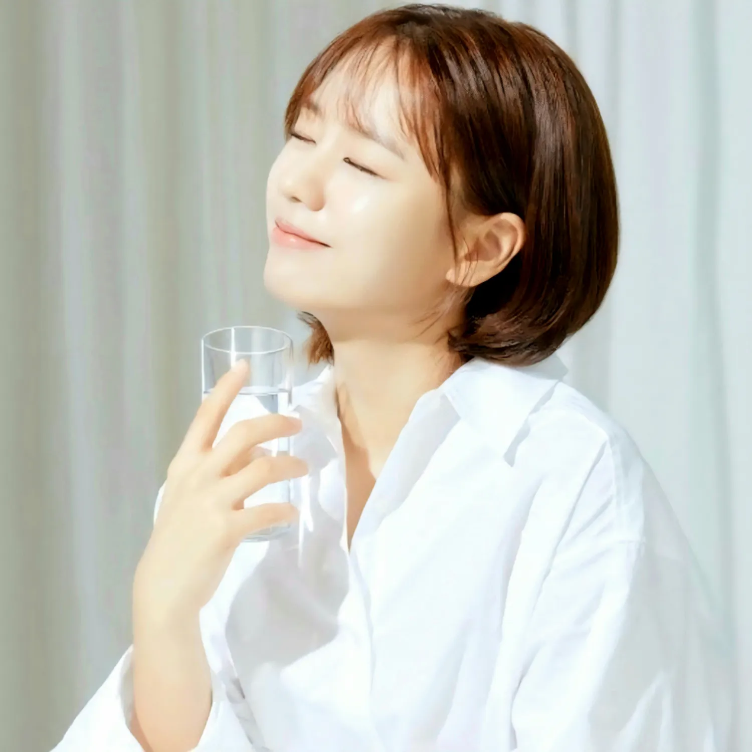 Behind-the-scenes cut of Ahn Eunjin