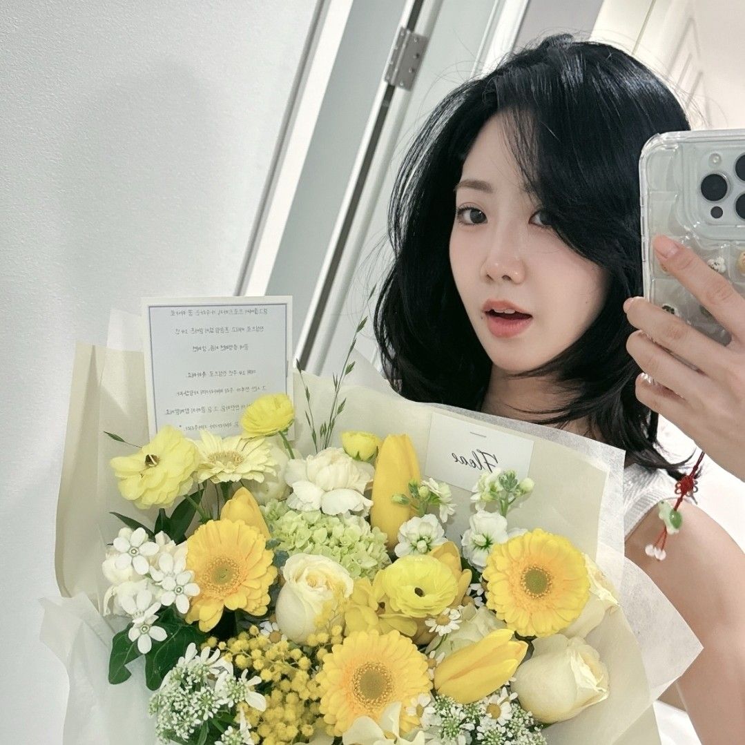 Latest photo of Kang Hyeyeon