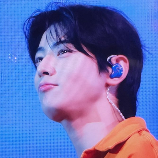 Behind-the-scenes cut of Cha Eunwoo