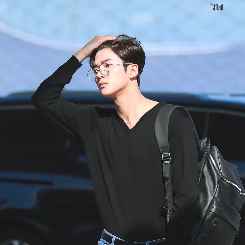 Foto terbaru dari Rowoon