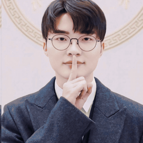 A moment captured by a fan of Faker