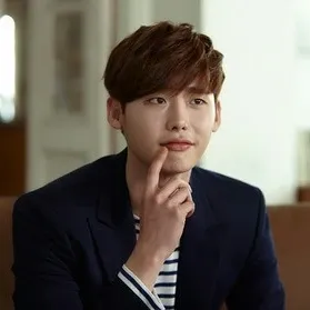 Recent activity shot of Lee Jongsuk