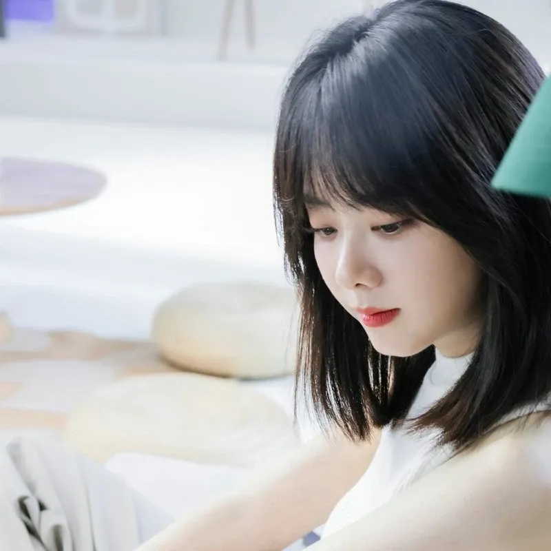 Behind-the-scenes cut of Tan Song Yun
