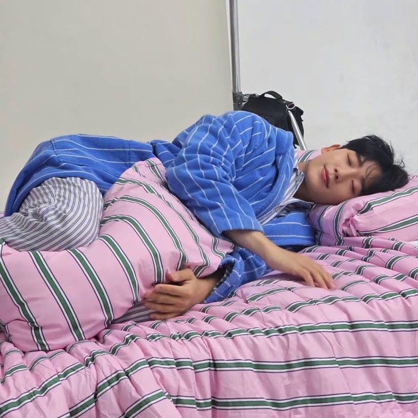 粉丝拍下的丁海寅瞬间