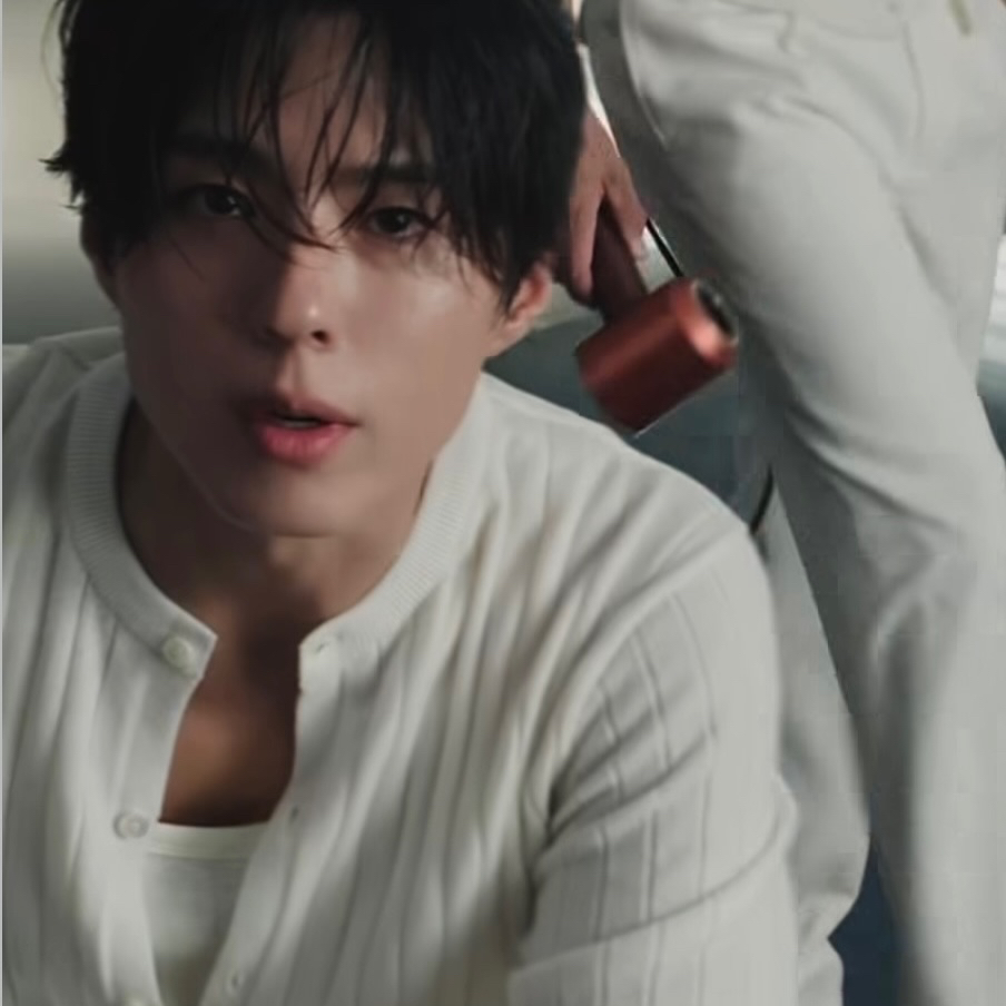 Recent activity shot of Park Bogum