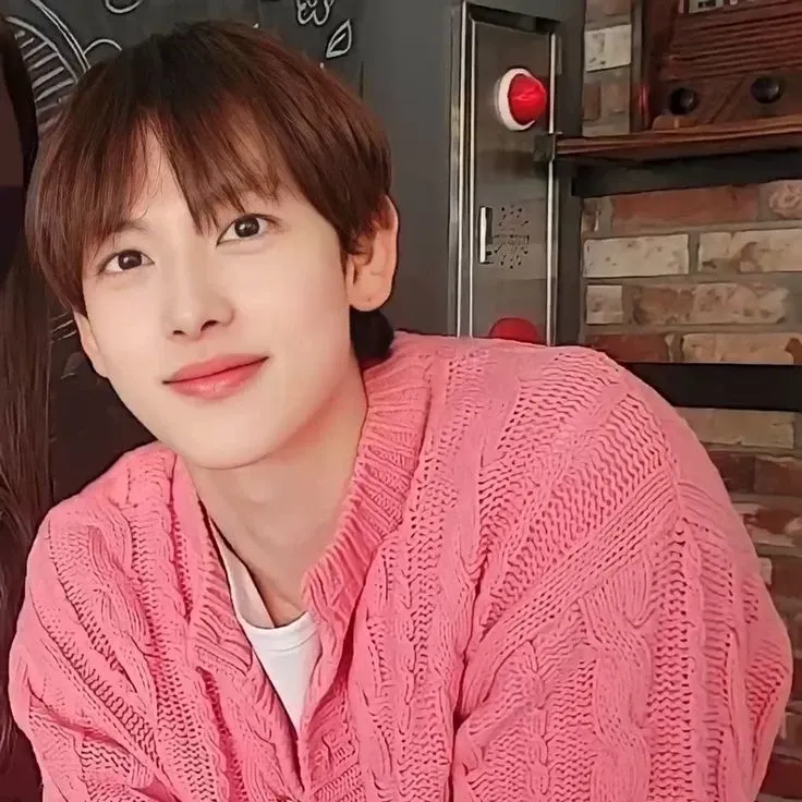 A moment captured by a fan of Yim Siwan