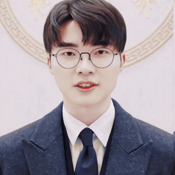 Popular profile photo of Faker loved by fans