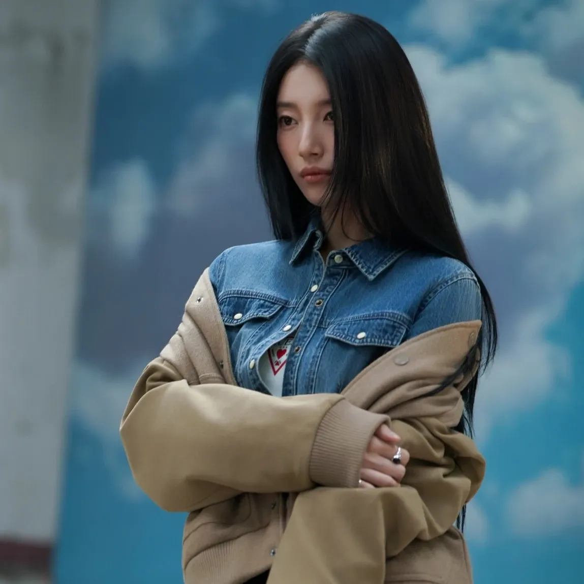 Behind-the-scenes cut of Bae Suzy