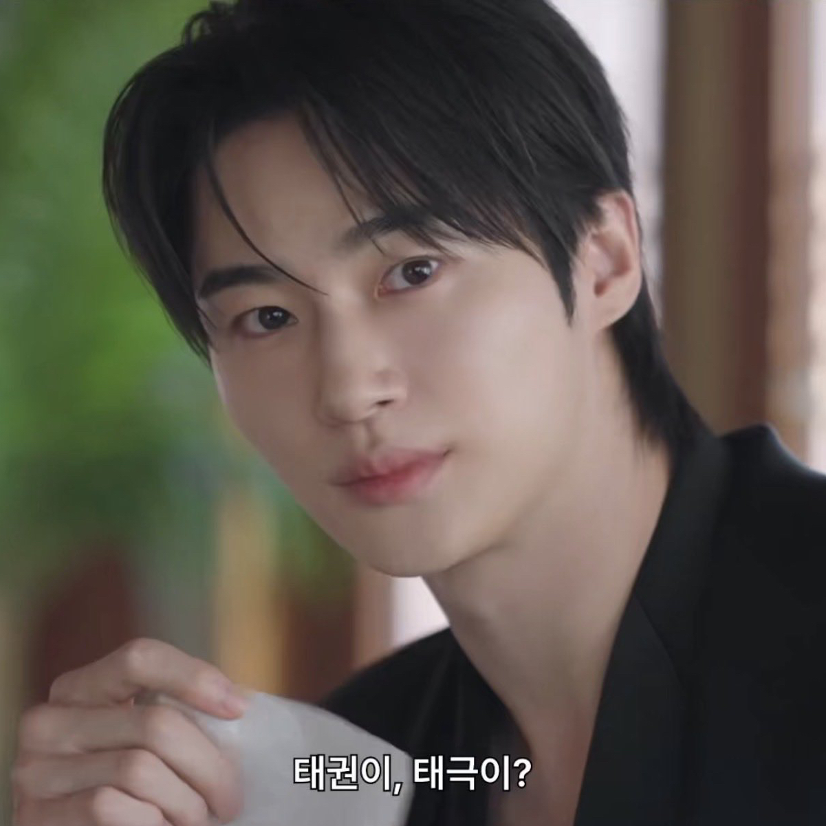 Behind-the-scenes cut of Byeon Wooseok