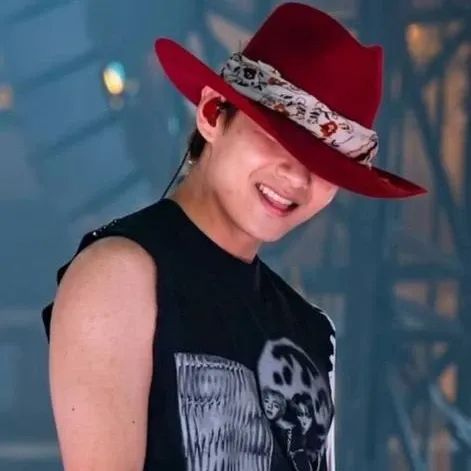 Recent activity shot of Kim Taehyung (V)