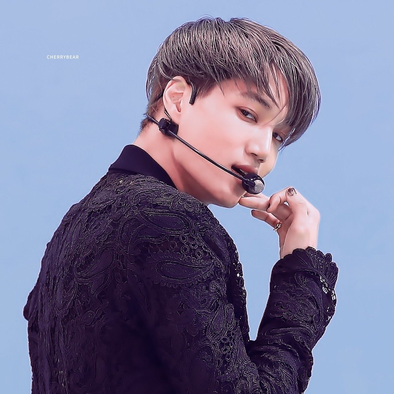 A moment captured by a fan of KAI