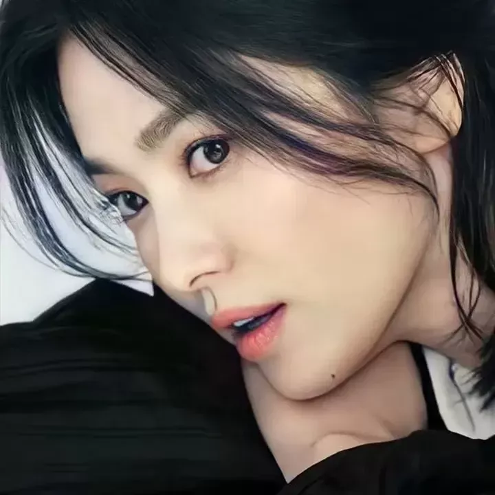 Recent activity shot of Song Hyekyo