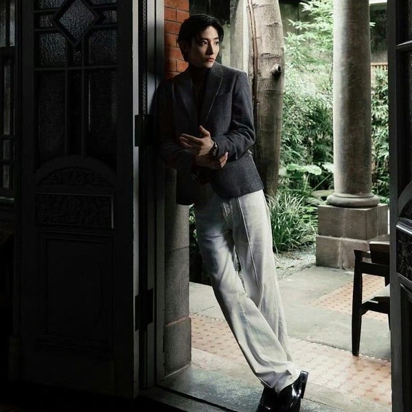 今天在Choeaedol Celeb中最闪耀的李洙赫代表照片